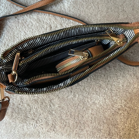 DELUXITY | Faux Leather Crossbody 3pc Set in tan - Picture 7 of 7